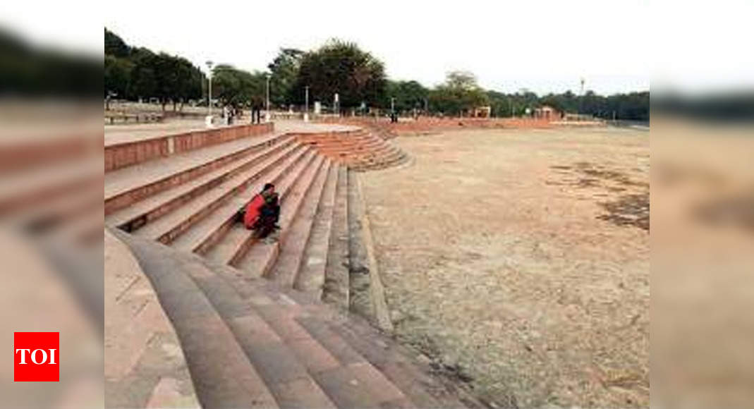 chandigarh-boating-at-sector-42-lake-may-die-before-arrival