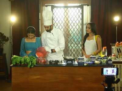 Rajveer Singh treats Pratibha Ranta and Tanya Sharma on the sets of Qurbaan Hua