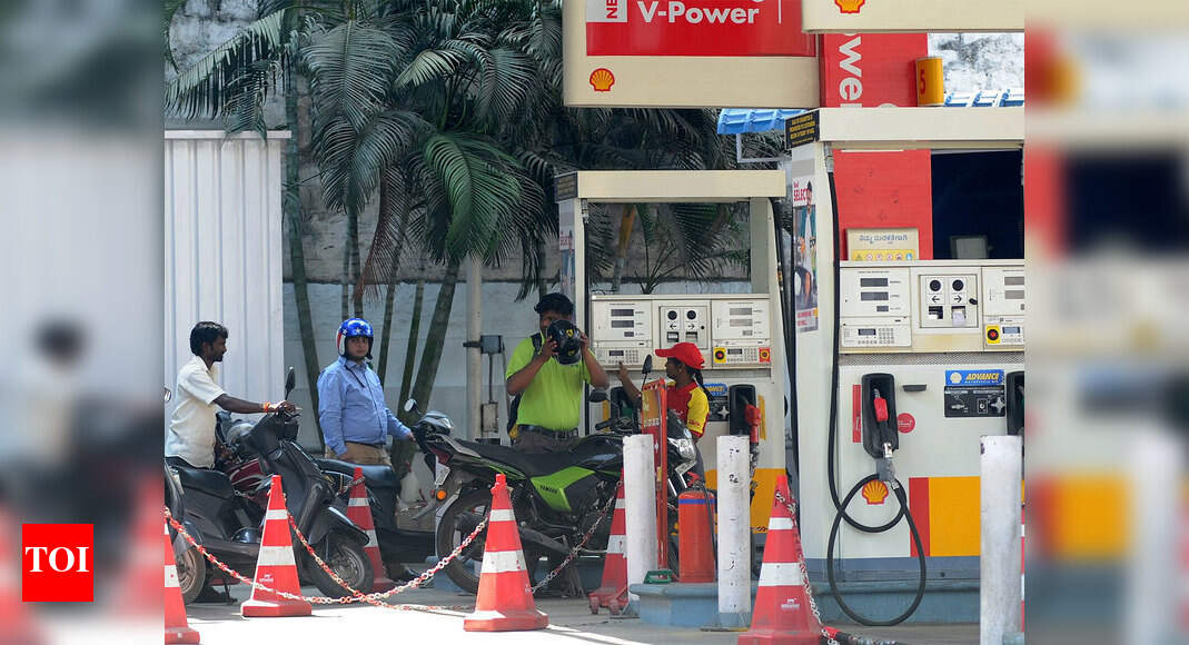 200 petrol pumps in Mumbai to support strike call on Jan 4 Mumbai