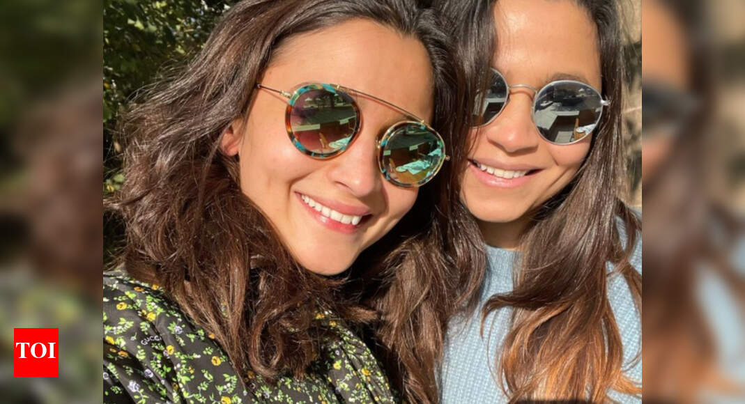 Alia Bhatt and Shaheen Bhatt are a bundle of happiness soaking up the sun in Jaipur - Times of India
