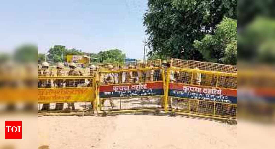 In the row after the midnight cremation of the rape victim, Hathras DM transferred | Lucknow News