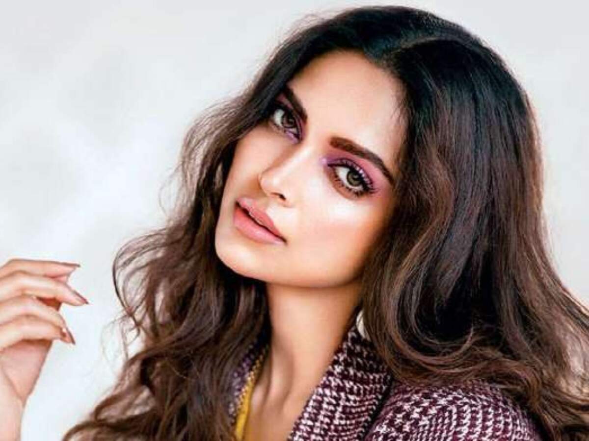 Deepika Padukone deletes social media posts on New Year leaving netizens to  wonder why | Hindi Movie News - Times of India