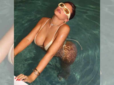 Kylie Jenner 'swims into 2021', shares steamy bikini photos