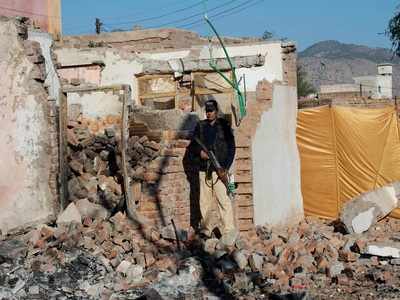 Pak pledges to rebuild Hindu temple demolished by Muslim fanatics