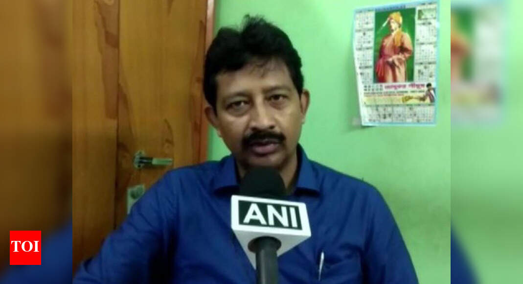 Bengal minister escapes unhurt as mini truck hits his car | Kolkata News - Vimarsana News