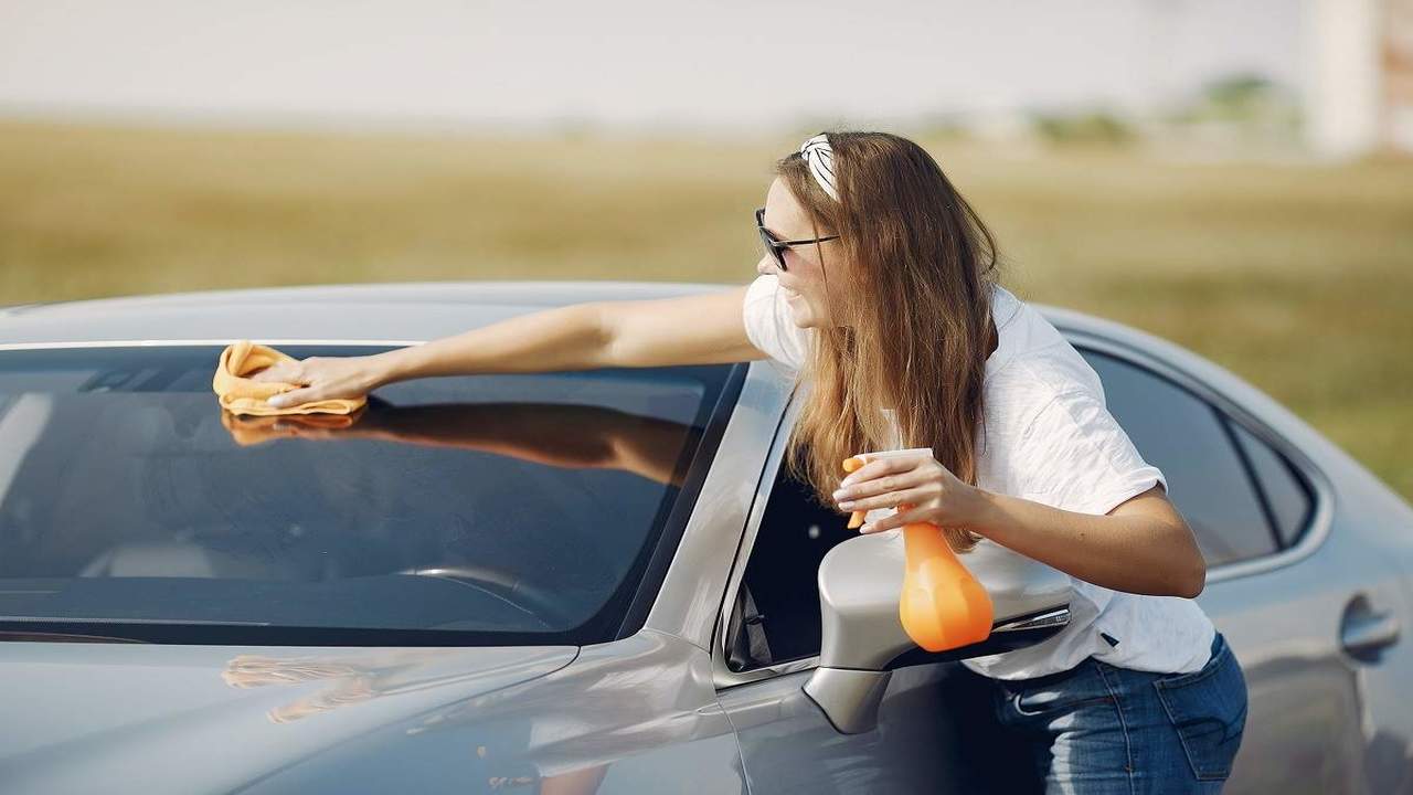 Wavex Windshield Washer Fluid Concentrate  Cleaning Car Front Windshield  While driving the car 