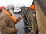 Farmers continue protest amid rain, cold wave