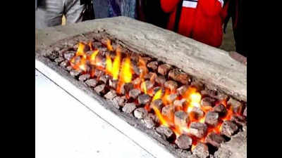 Uttar Pradesh: Kaushambi jail inmates cook rotis in traditional manner