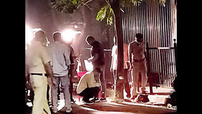 Soured affair? 2 found dead on road in Mumbai with bullet wounds