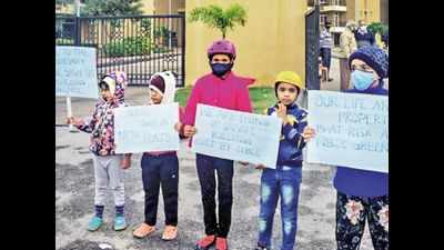 Gurugram: Green View residents protest ‘unsafe’ buildings