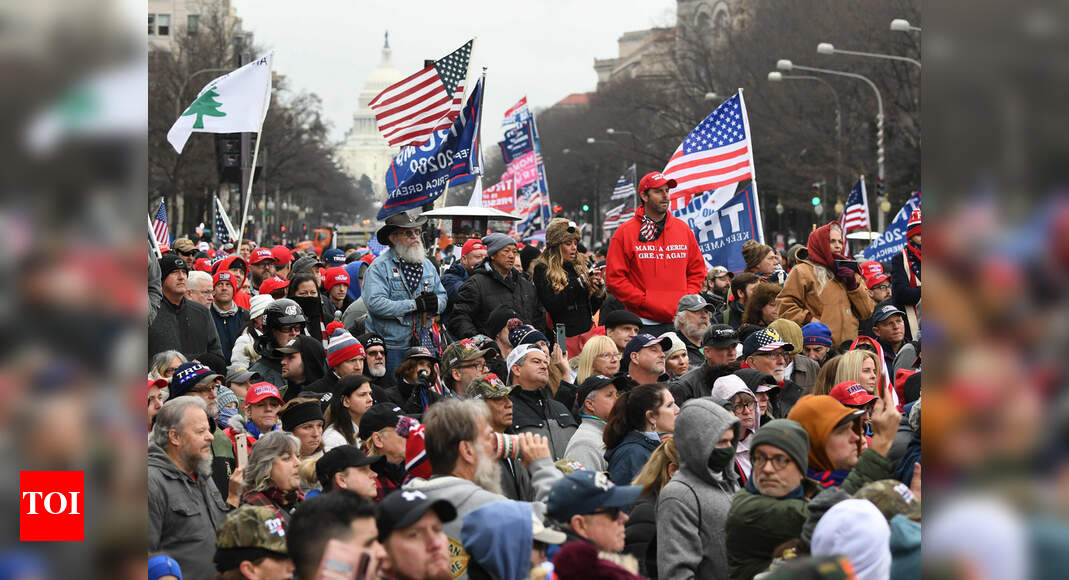 Thousands converge in Washington for Trump rally - Times of India