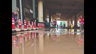 Delhi: Waterlogging at key areas, traffic movement affected