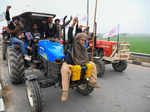 Farmers hold tractor rally at Delhi borders