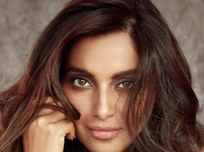 This Bollywood actress thanks onion juice for her lustrous hair and you have to try her hack!