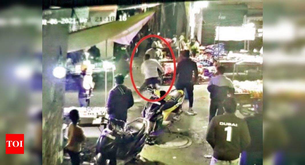 Delhi: CCTV Footage Of Attack On Cops Surfaces, Probe On | Delhi News ...