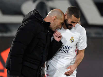 Real's Zidane backs Benzema following charge in sex tape case