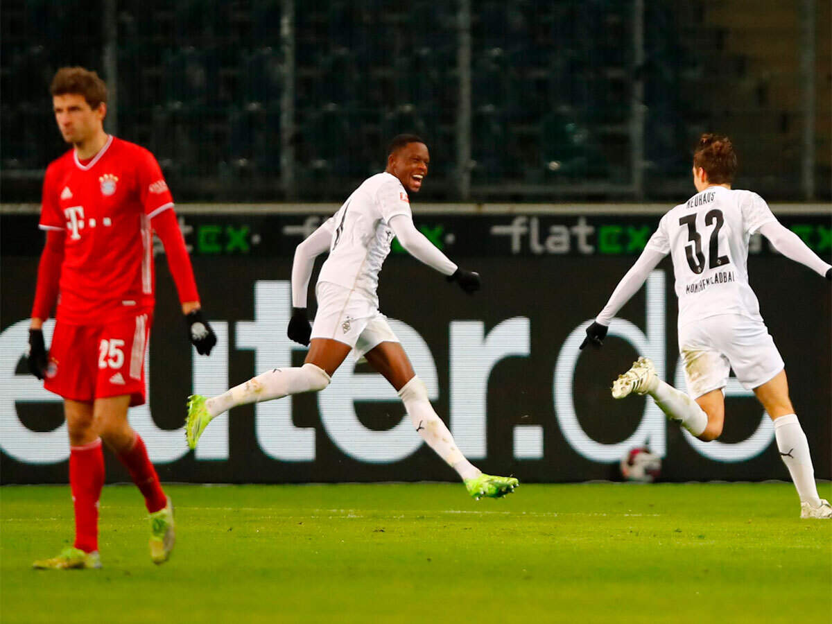 Bundesliga Bayern Munich Squander Two Goal Lead To Lose At Moenchengladbach Football News Times Of India