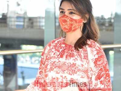 Spotted: Samantha Akkineni rocks peach co-ords as she waves us goodbye  before boarding her flight