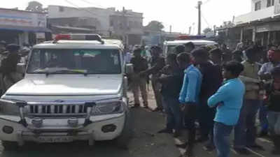 Muzaffarpur: 5 unidentified men loot 17.29 lakh from bank