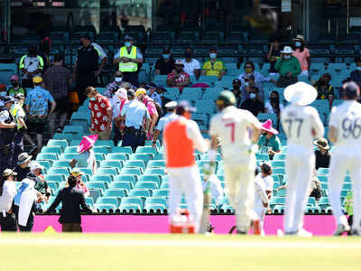 India vs Australia 3rd Test: Indian cricketers subjected to abuse again, spectators evicted from SCG; Cricket Australia issues apology