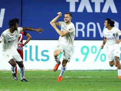 ISL: Ten-man Kerala Blasters win five-goal thriller