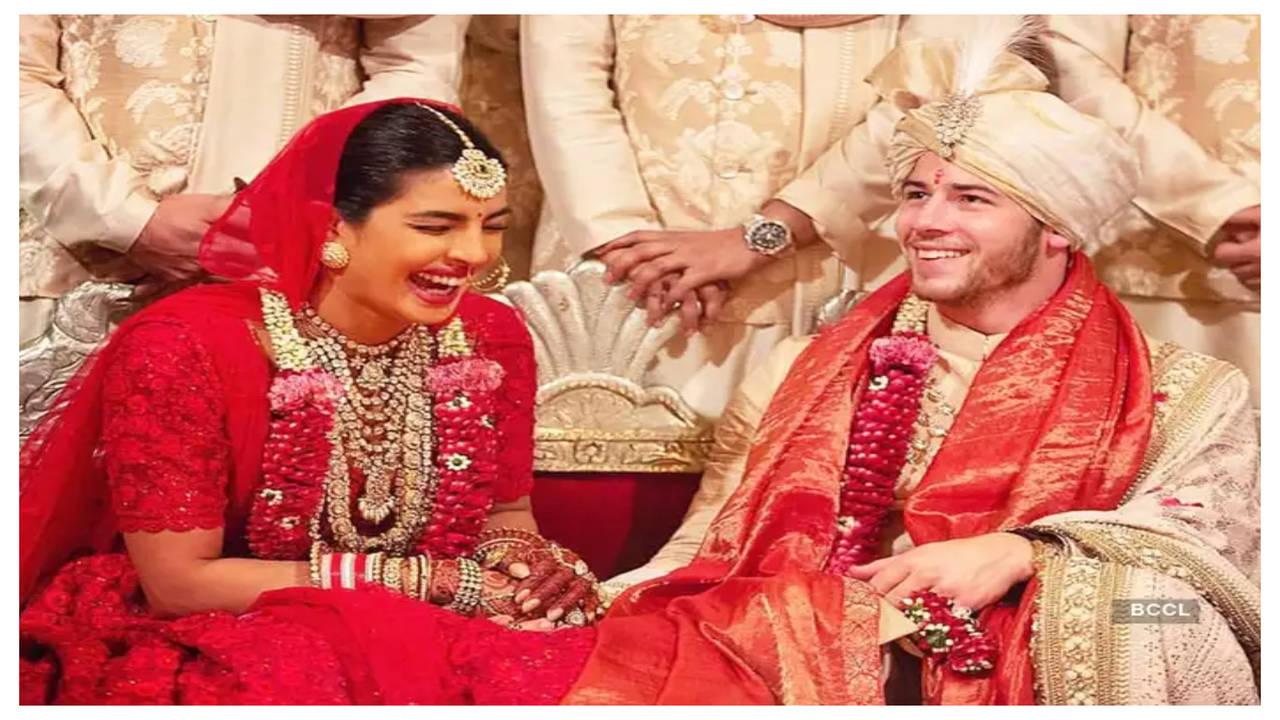 Priyanka Chopra chia sẻ về khoảng cách tuổi tác 10 năm với Nick Jonas, cho biết điều đó chưa bao giờ là rào cản | Tin tức phim tiếng Hindi - Times of India