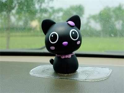 Cute and Funny Bobbleheads for your Car’s Dashboard