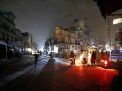 Pakistan suspends power plant staff after nationwide blackout