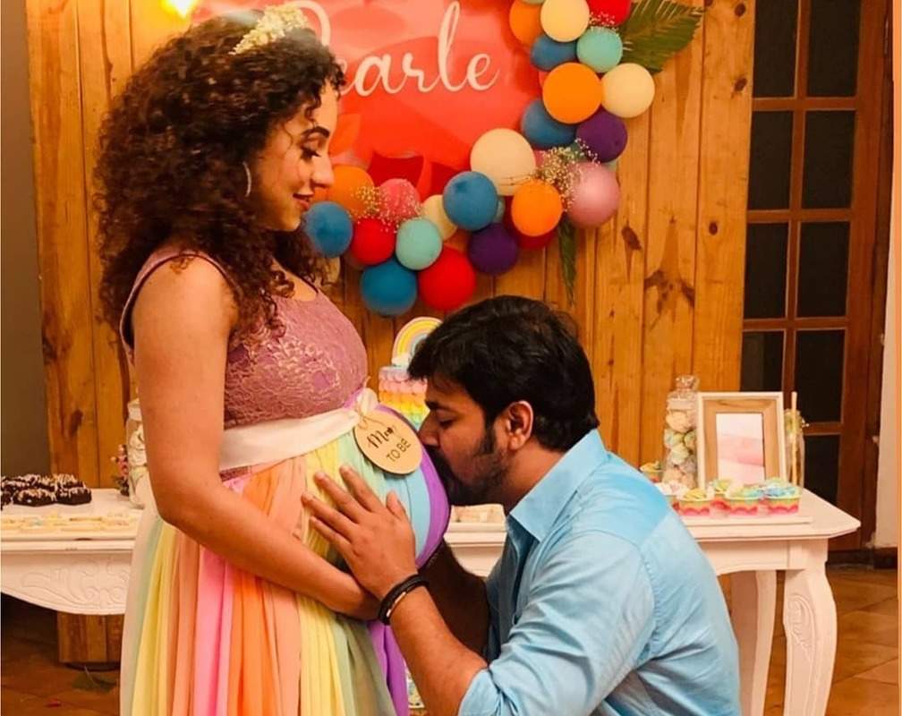 
Srinish surprises by entering Pearle Maaney’s baby shower unexpectedly

