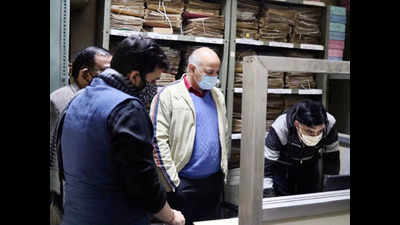 Delhi: Manish Sisodia inspects labour office, fires manager