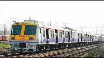 Mumbai: Man ‘drops’ wife off moving train, nailed by witness