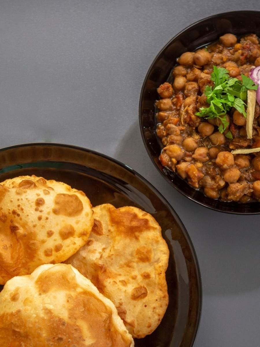 Chole Bhature Recipe: Punjabi Style Chole Bhature Recipe | Chole