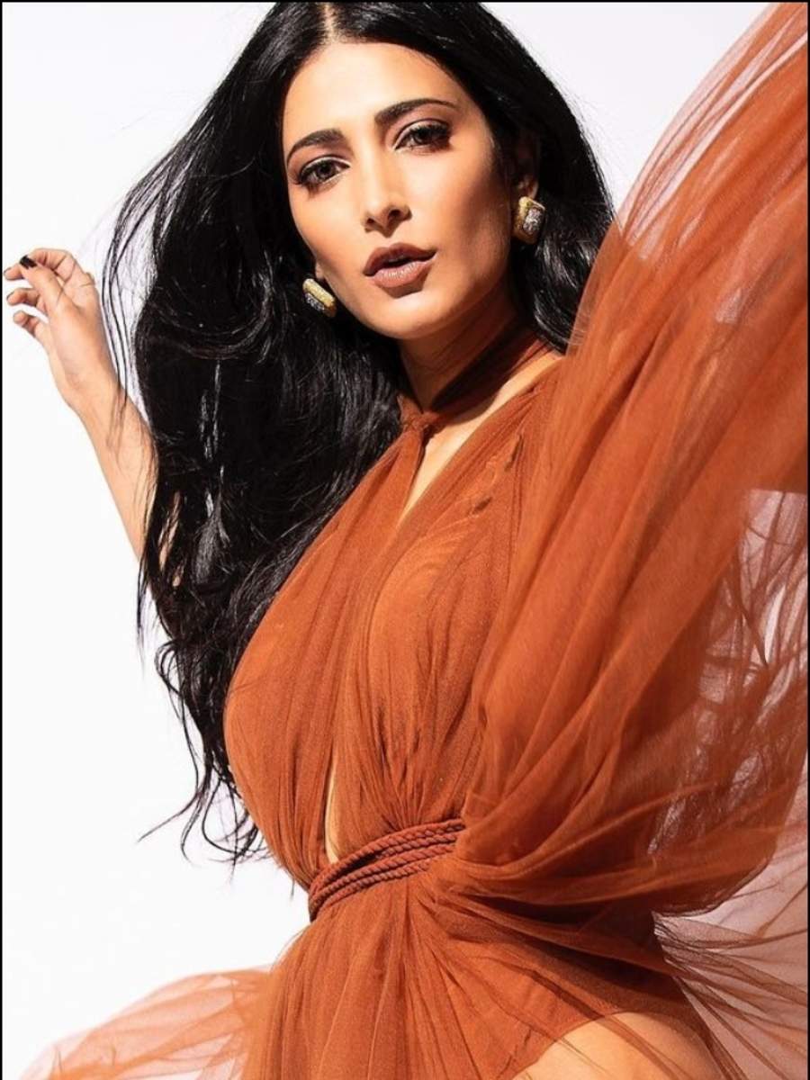 Shruti Haasan storms the internet with her photo-shoot pics | Times of India