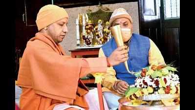 CM does ‘rudrabhishek’, to attend khichdi ritual