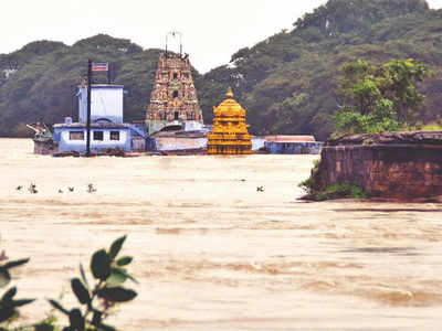 Thamirabarani river floods as rain lashes central Tamil Nadu