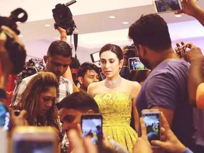 Karisma Kapoor's Throwback Thursday Post Comes With A Coolie No 1