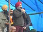 Swara Bhasker, Rabbi Shergil & others take part in concert to support farmers at Tikri border