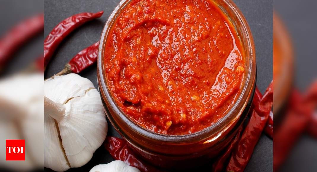 Schezwan sauce: Spicy options for your favourite snacks - Times of India