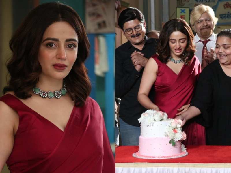 Nehha Pendse looks lovely as the new Anita bhabhi in a red saree; cuts