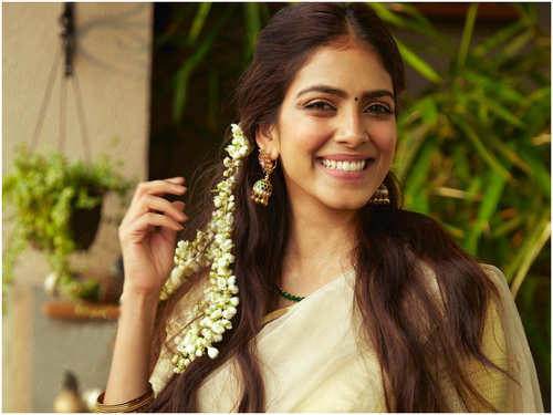 Malavika Mohanan's Take On The Saree Is The Most Striking We've Ever Seen,  Thats For Sure