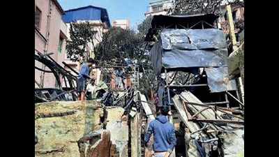 KMC financial help to rebuild homes gutted in slum fire