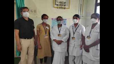538 health workers get the first jab of Covishield vaccine in Udupi