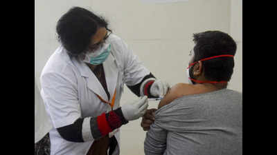 Uttar Pradesh: 71 percent healthcare professionals given first dose of Covid-19 vaccine in Prayagraj