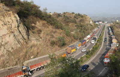 National Highway construction touched 76 km a day in January second week
