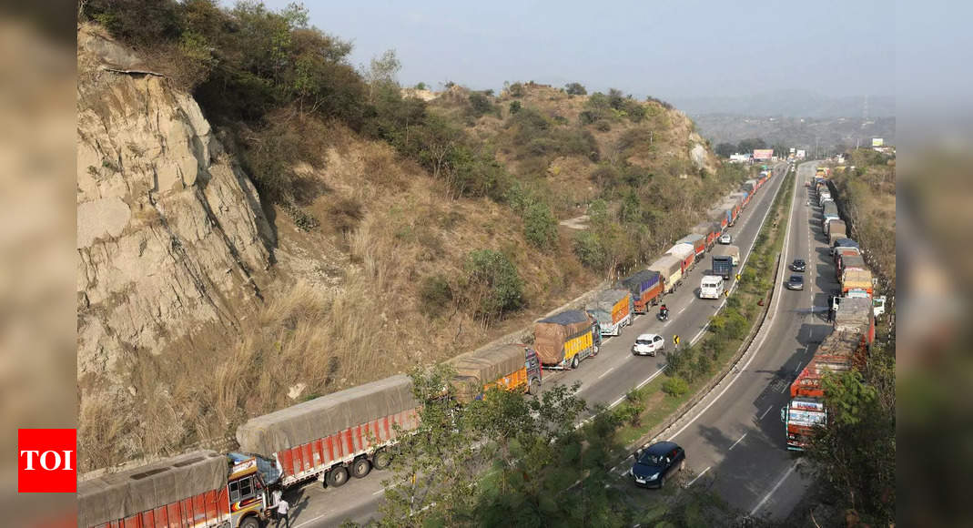 National Highway construction touched 76 km a day in January second week - Times of India