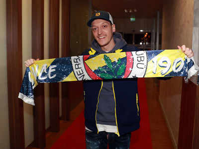 Fenerbahce confirm move for Arsenal midfielder Mesut Ozil