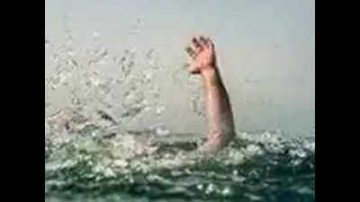 Three of a family drown in Navsari lake boat capsize