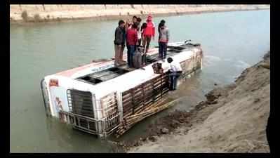 Kanpur: Bus falls into canal, one killed