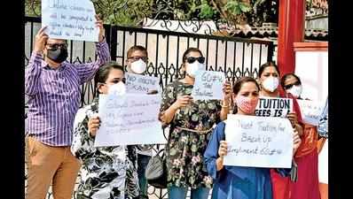 Hyderabad: Parents stage protest against offline exams