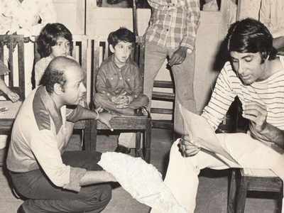 Can you spot Hrithik Roshan in THIS throwback picture shared by Amitabh Bachchan from 'Mr Natwarlal' music rehearsals?